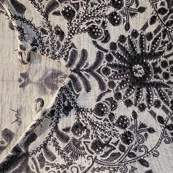 World Unity embellished top - Picture 4 of 7